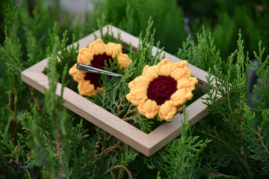 Sunflower pair