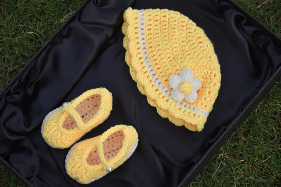 Yellow flower girls’ baby set